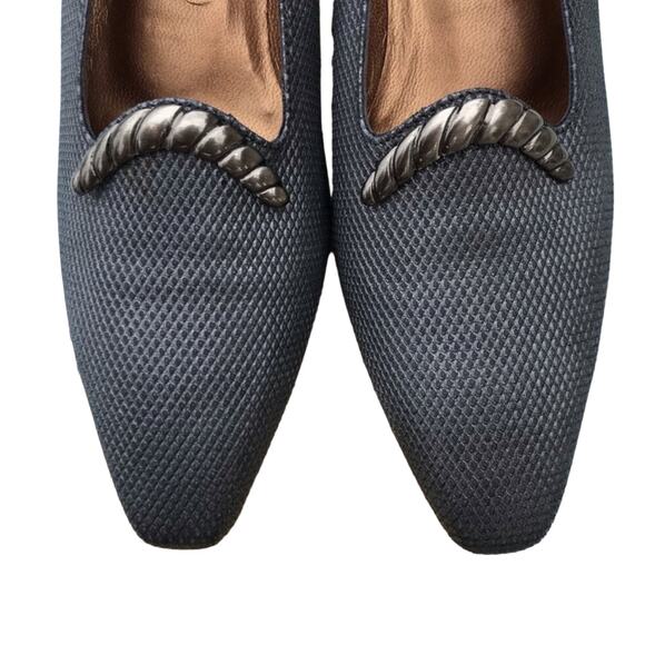 Stuart Weitzman pump with chunky heel - Picture 2 of 16